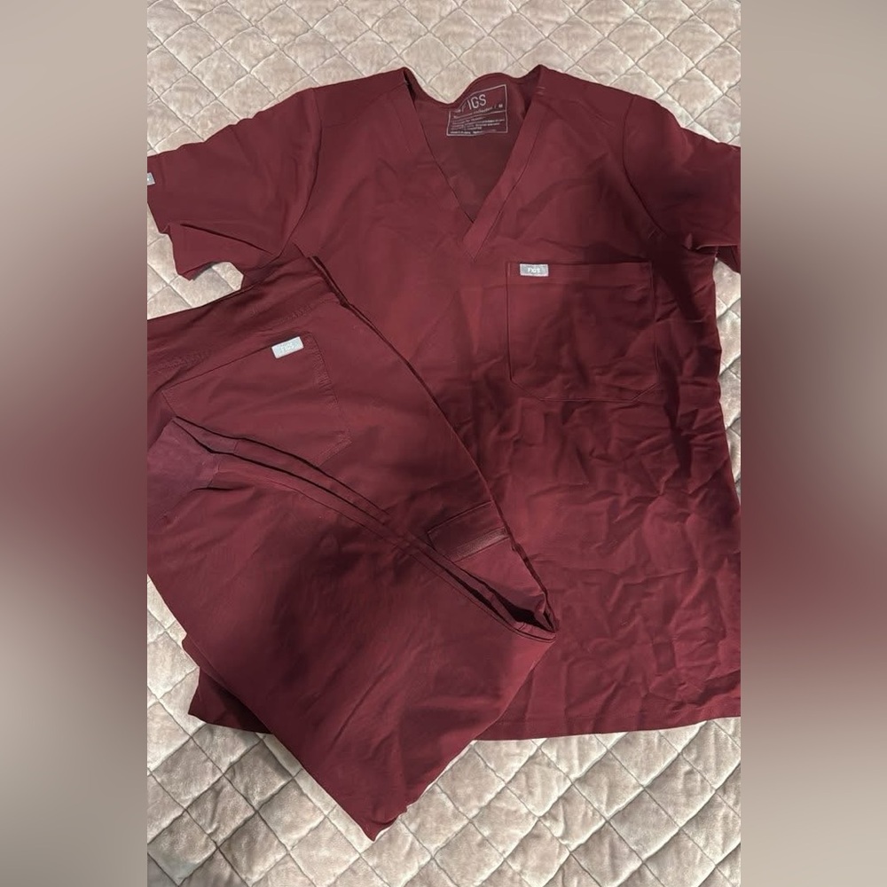 Burgundy Figs Scrub Set